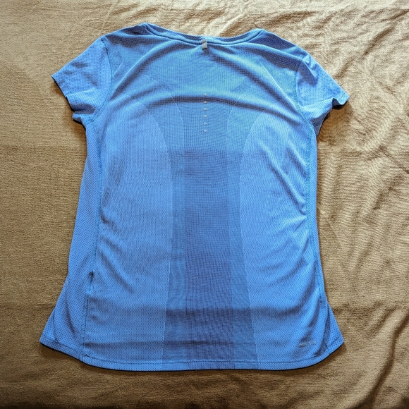 Nike Dri-fit Women's Running Shirt | Size Medium - Picture 2 of 9